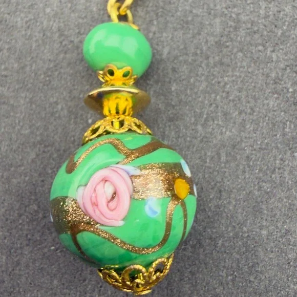 Vintage Murano Wedding Cake Green Glass Floral Drop Earrings Gold Tone Dangle - Picture 3 of 9